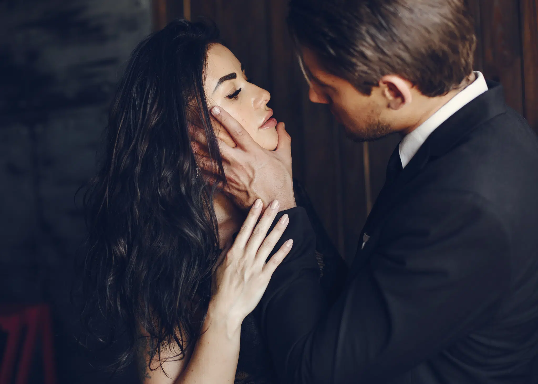 Le Gentleman Parfait : Maîtrise de l’Étiquette pour une Soirée Raffinée